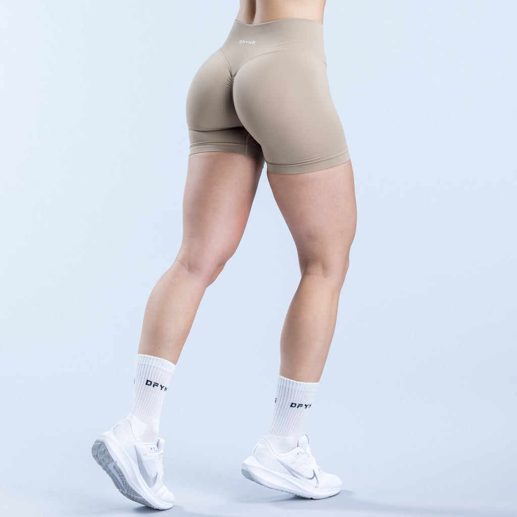 Defy Shorts | 4.5" Latte