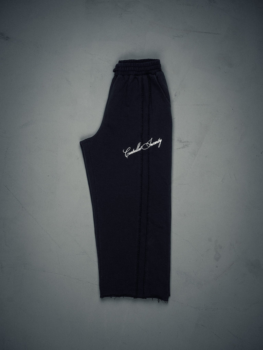 Signature Wideleg Sweats Pitch Black