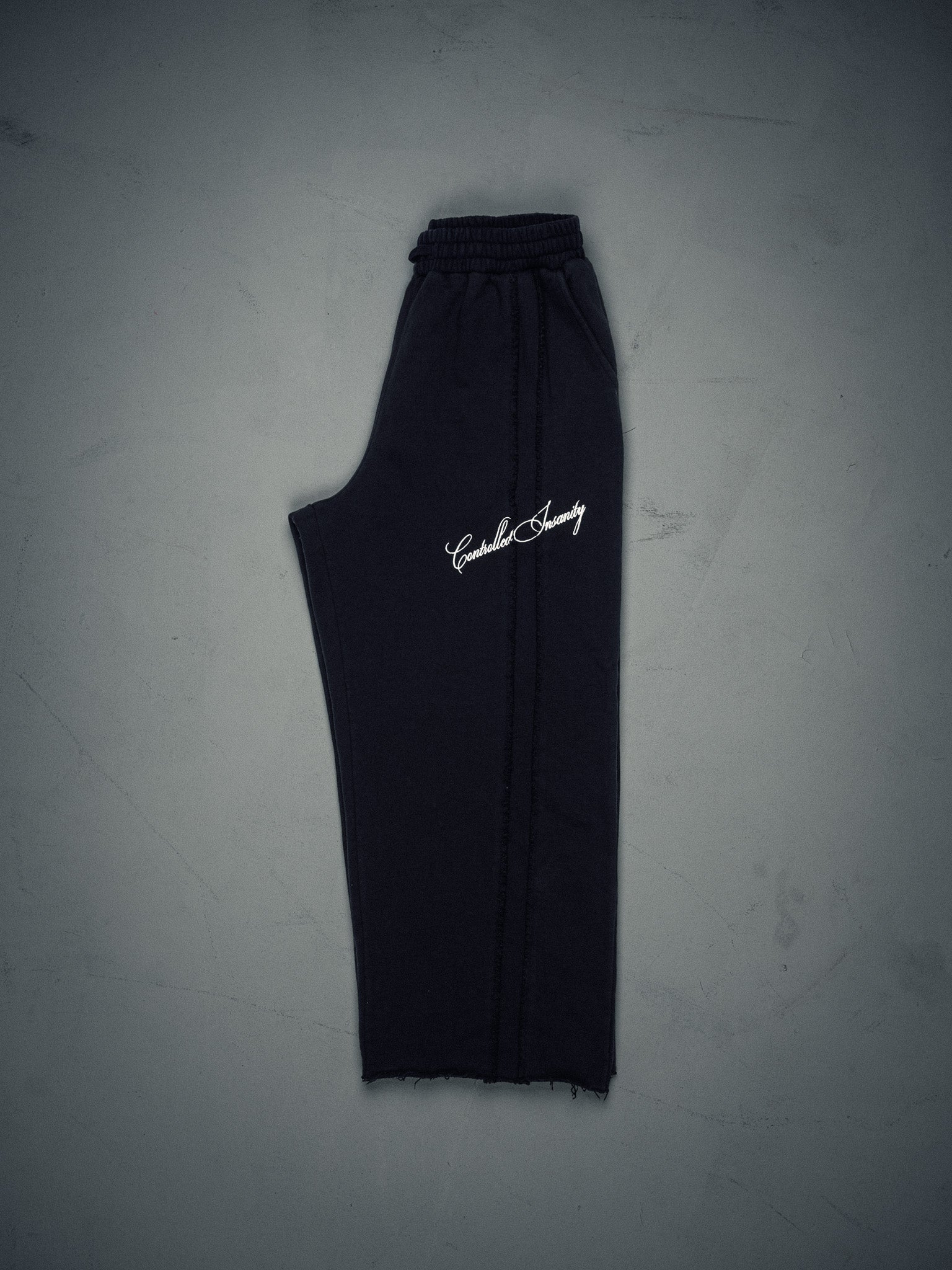 Signature Wideleg Sweats Pitch Black