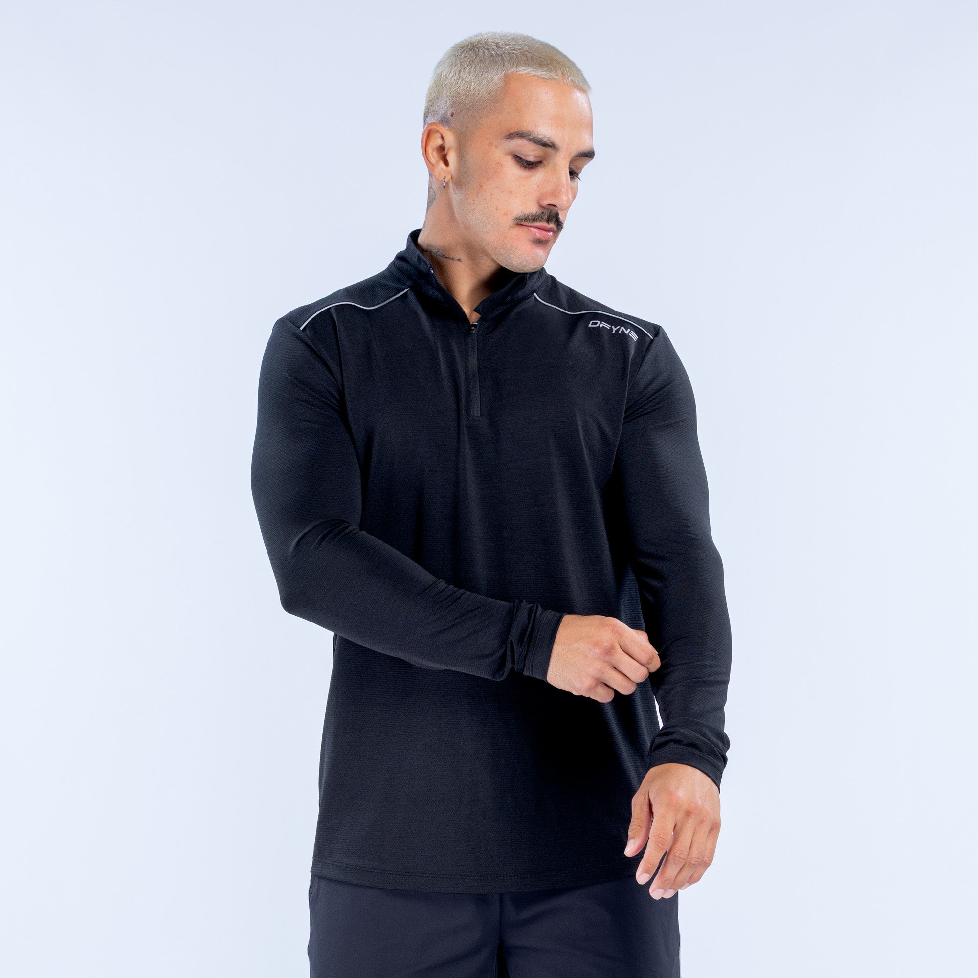 Charge Quarter Zip Midnight Black