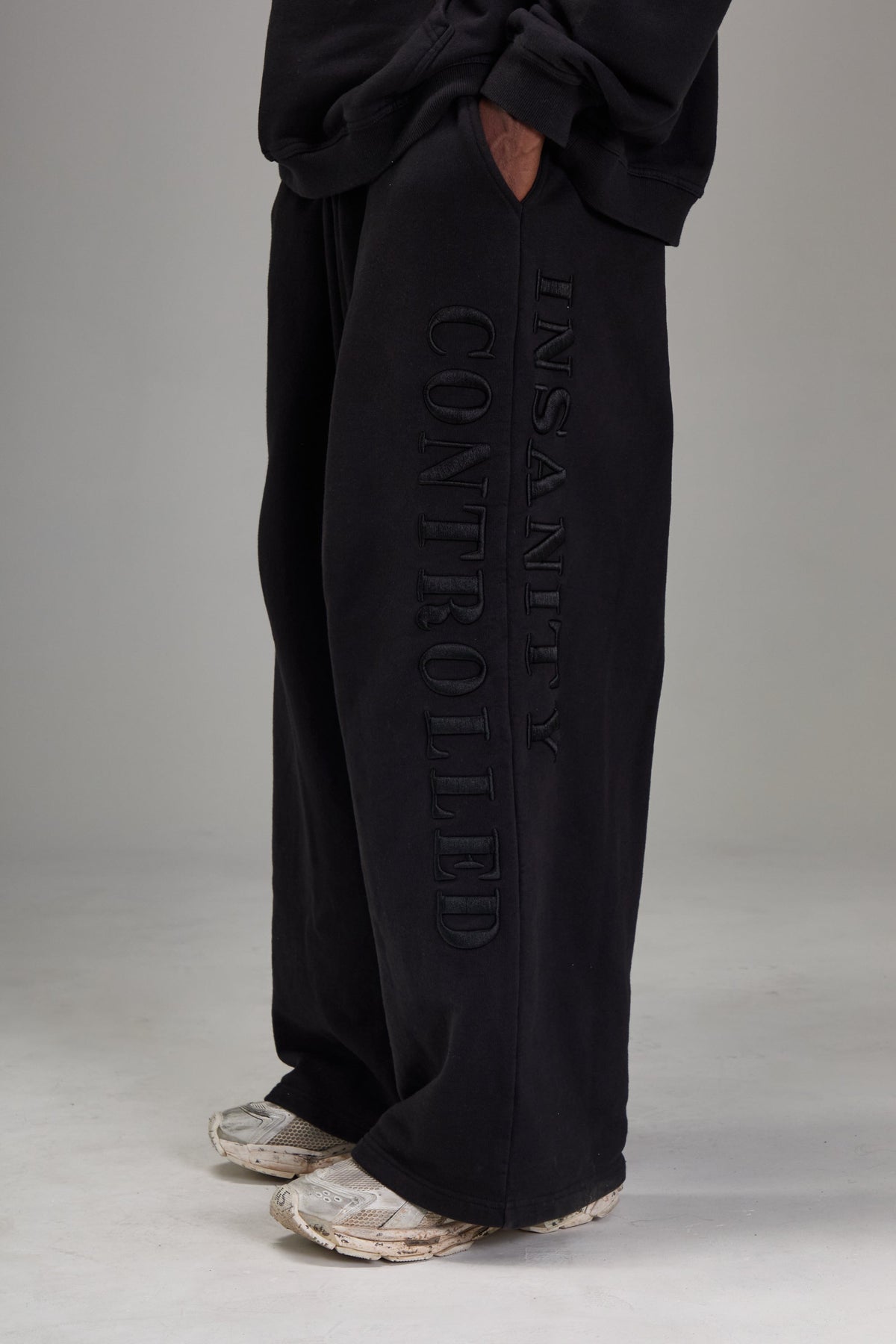 Heavyweight Sweatpants 3D shadow