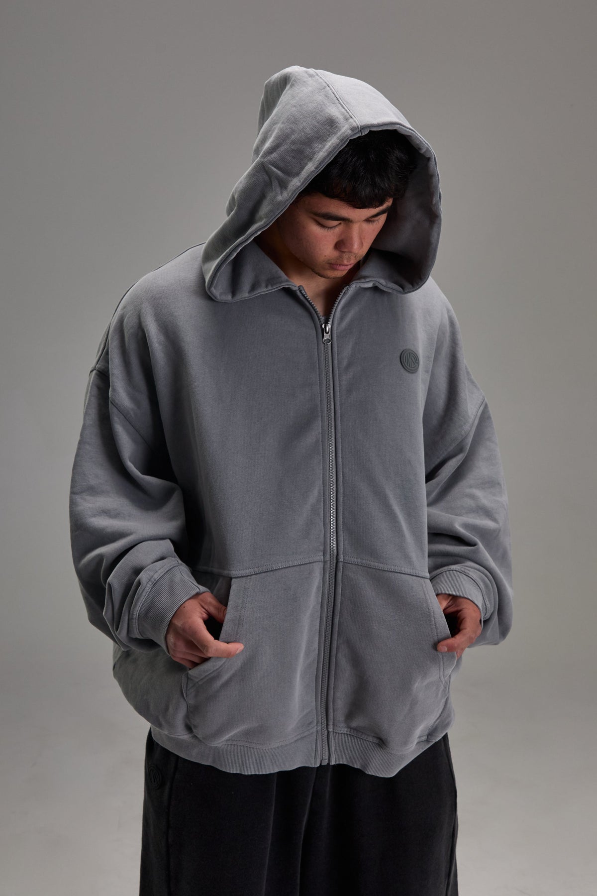 Heavyweight Zip-up Embossed Grey