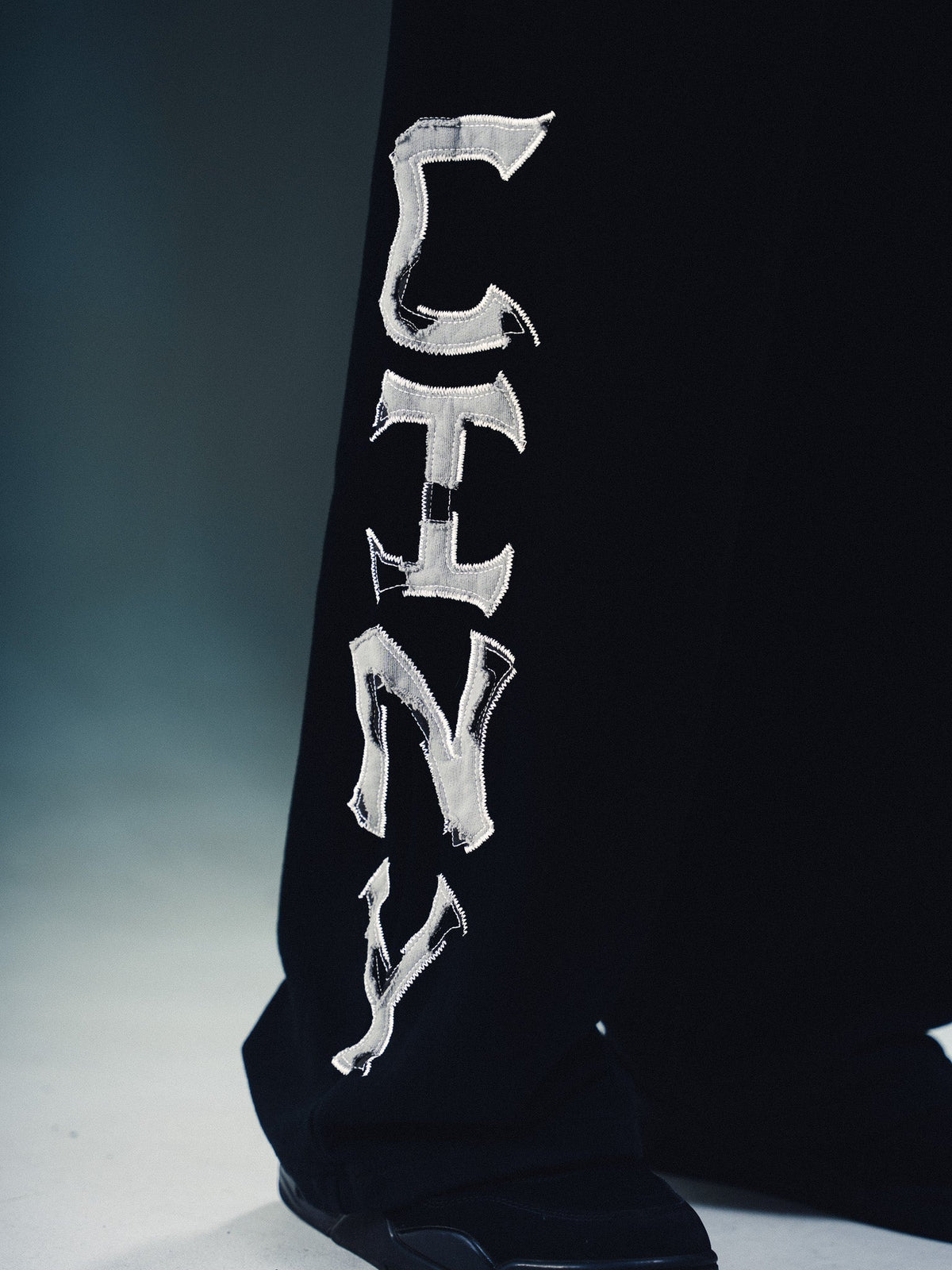 NY Cargo Sweats Black