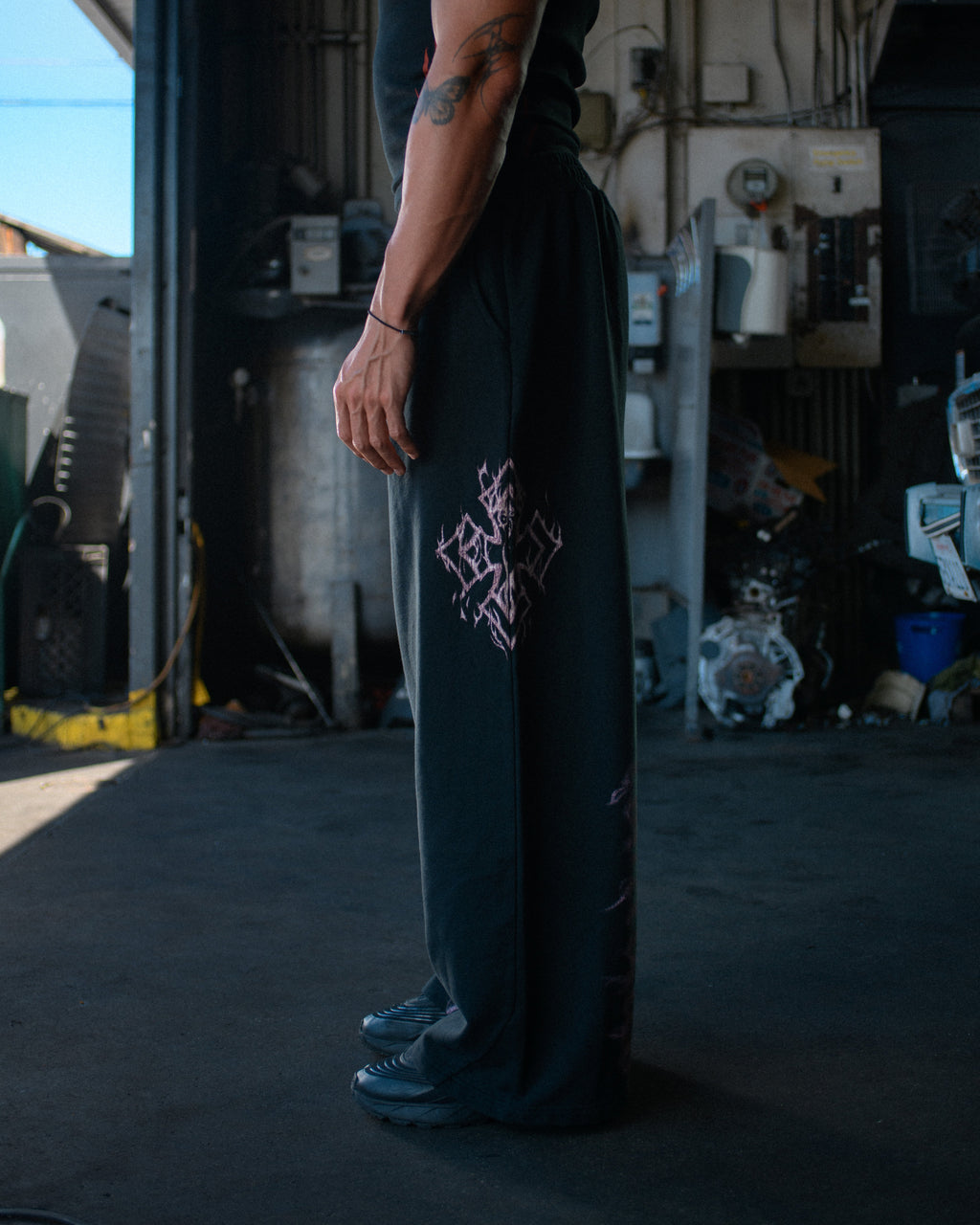 Ghost Sweatpants Glossy Pink