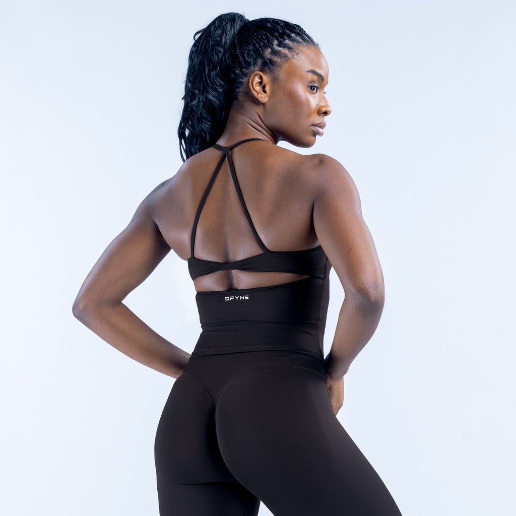 Dynamic Twist Back Top Coco