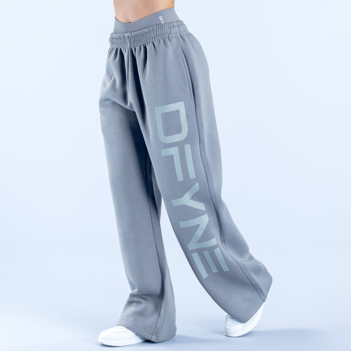 Signature Wide Leg Jogger Graphite
