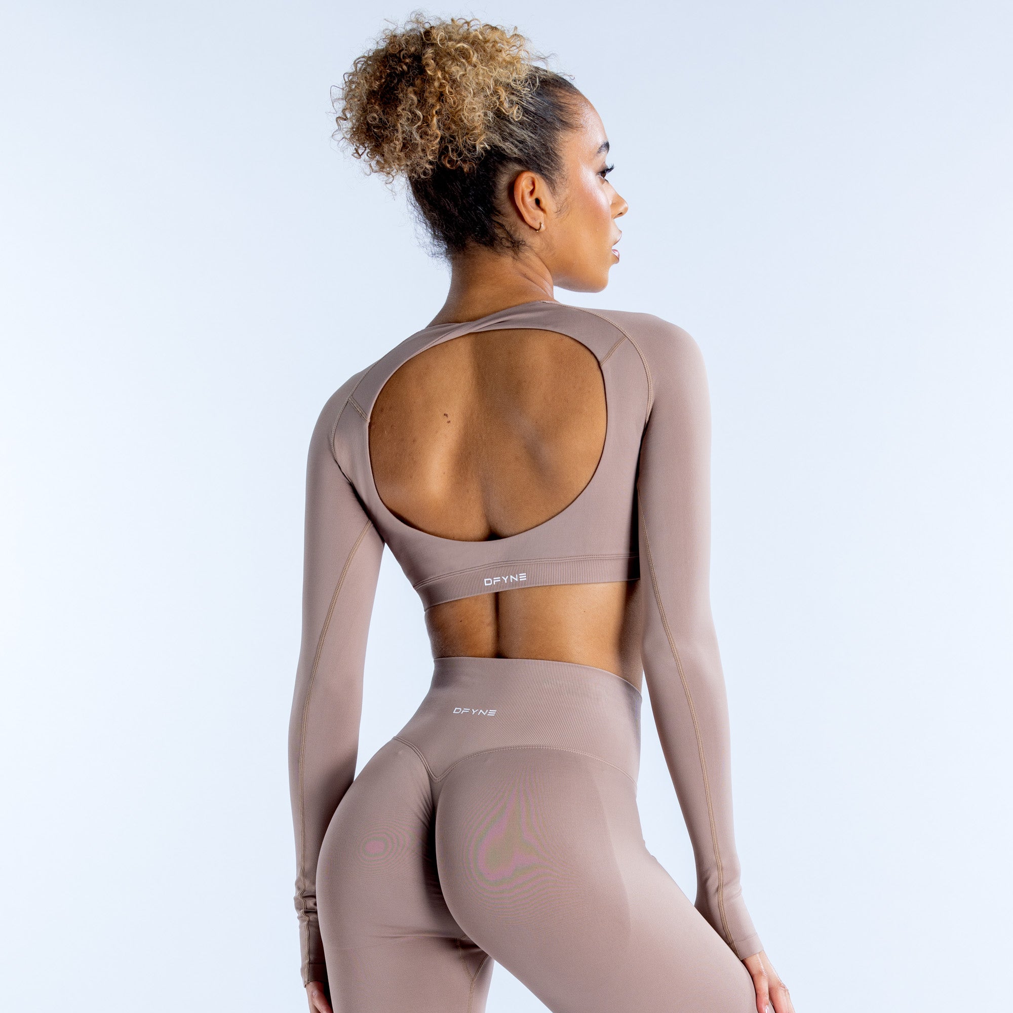 Dynamic Long Sleeve Crop Top Mocha