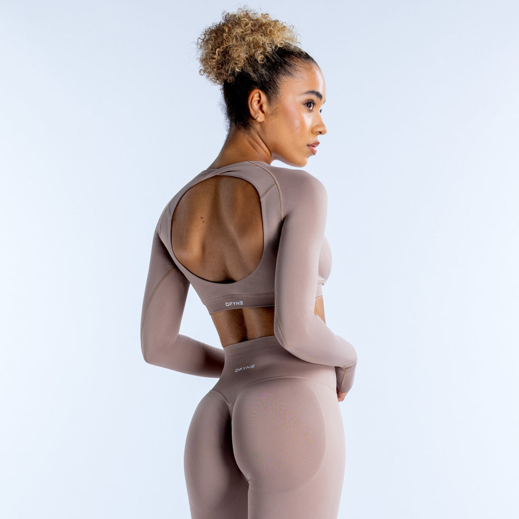 Dynamic Long Sleeve Crop Top Mocha