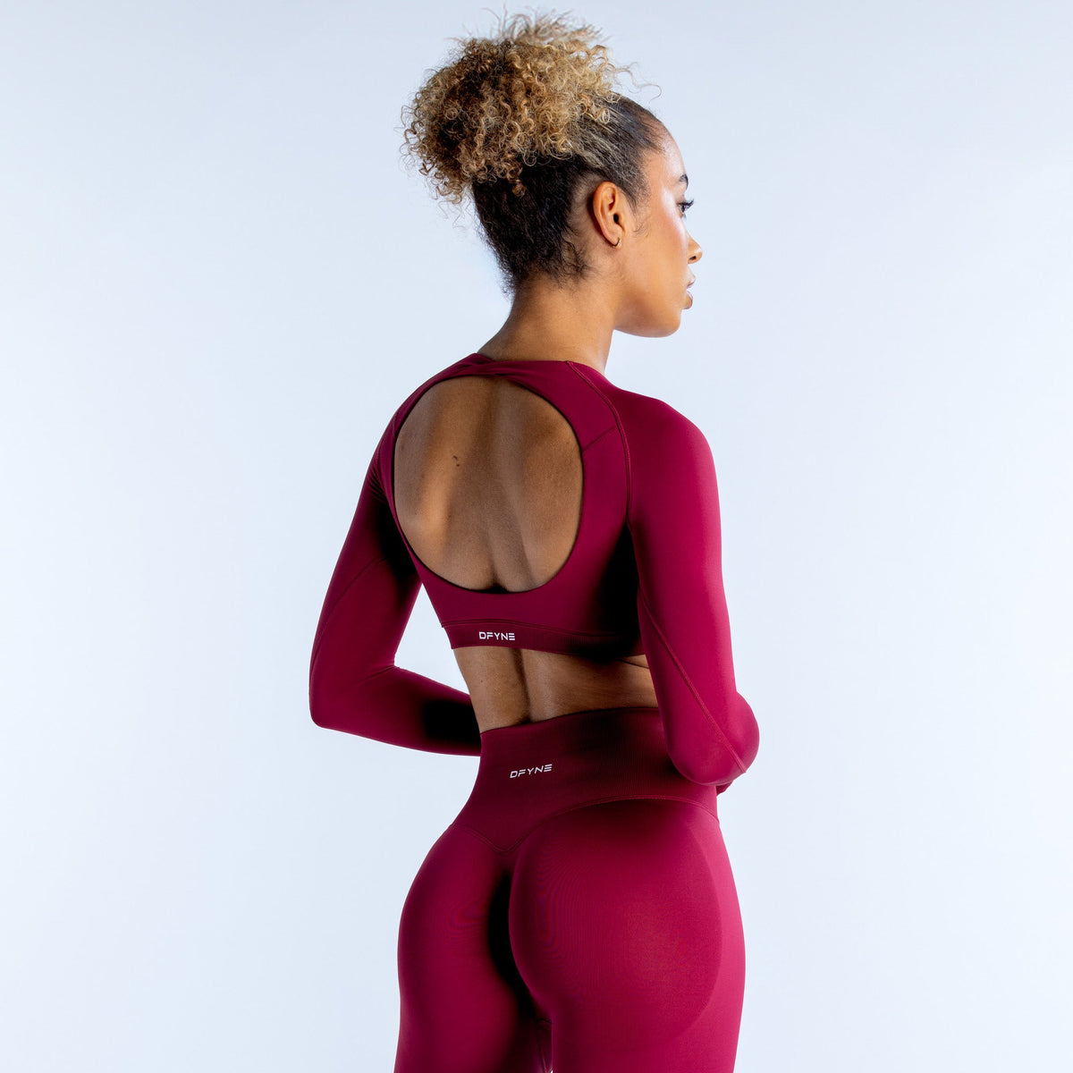 Dynamic Long Sleeve Crop Top Berry