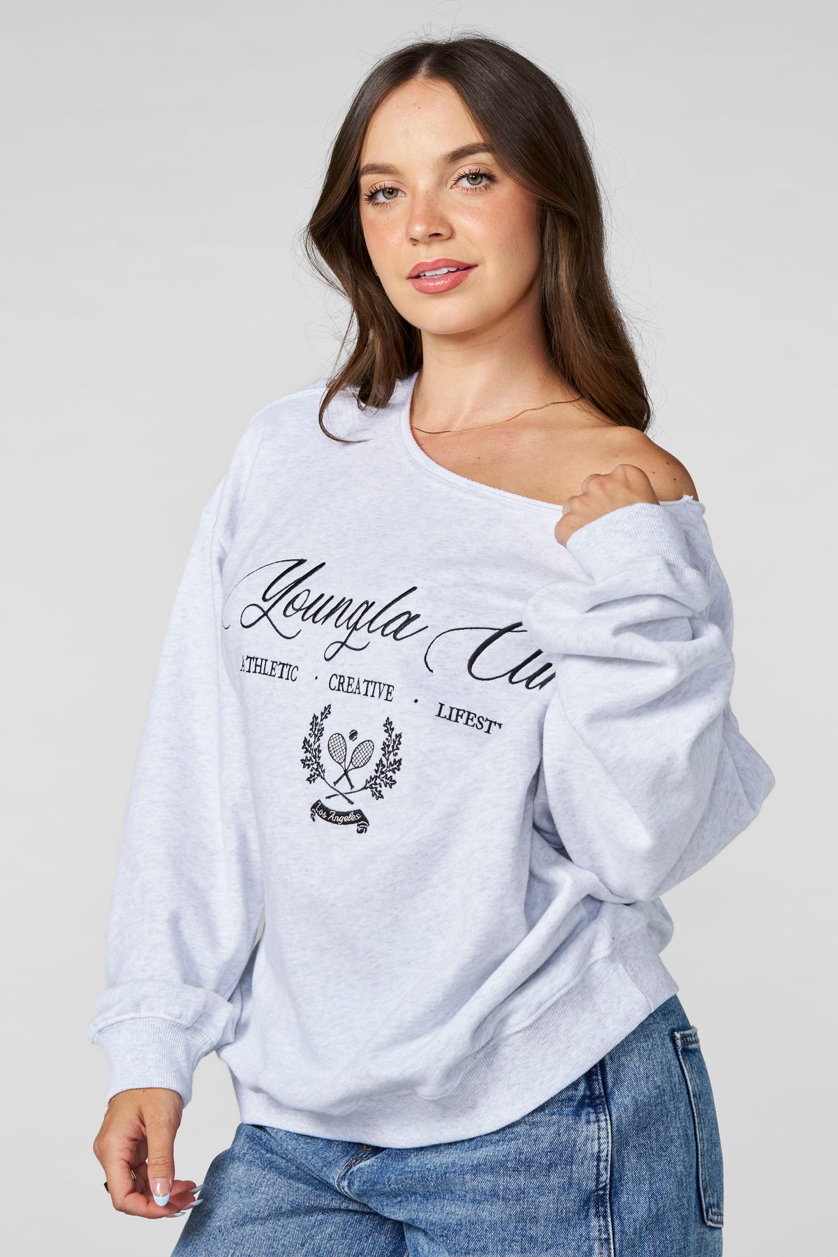 Off-shoulder Pullover