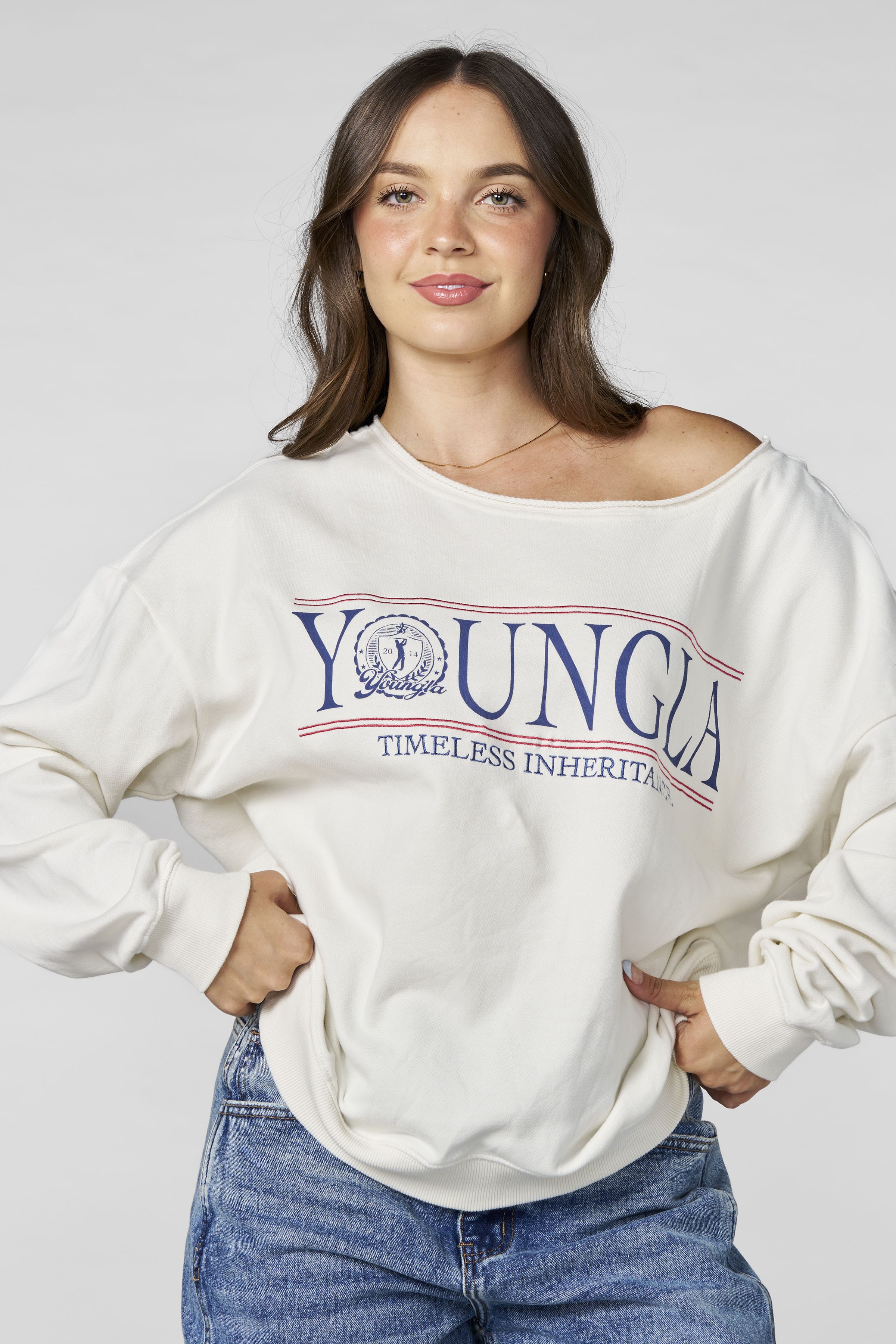 Off-shoulder Pullover