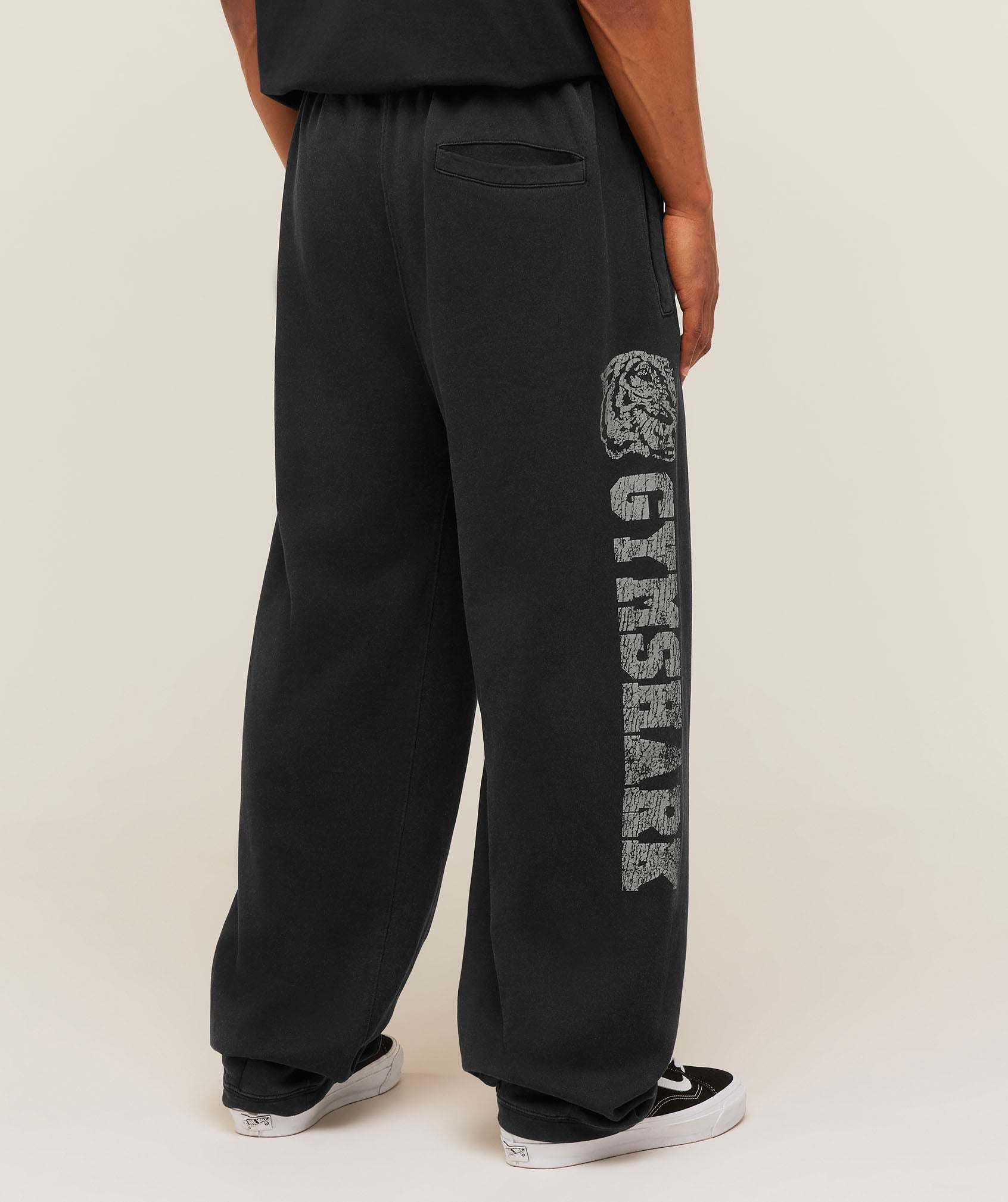 RETRO COLLEGIATE GRAPHIC WIDE LEG PANTS