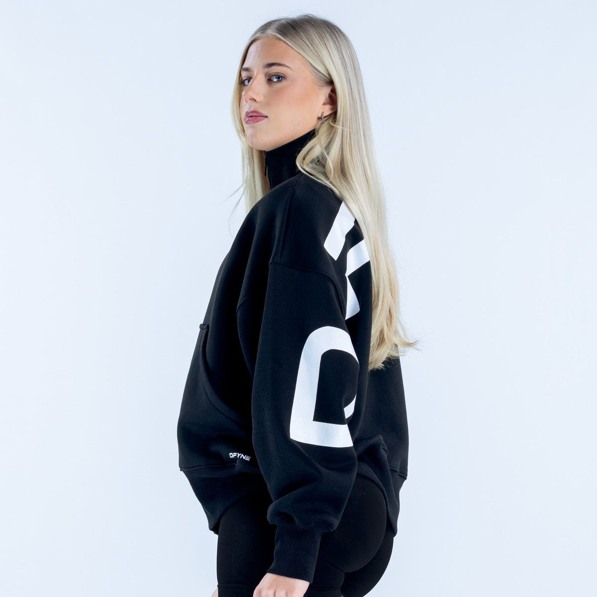 Signature Quarter Zip Sweatshirt Midnight Black
