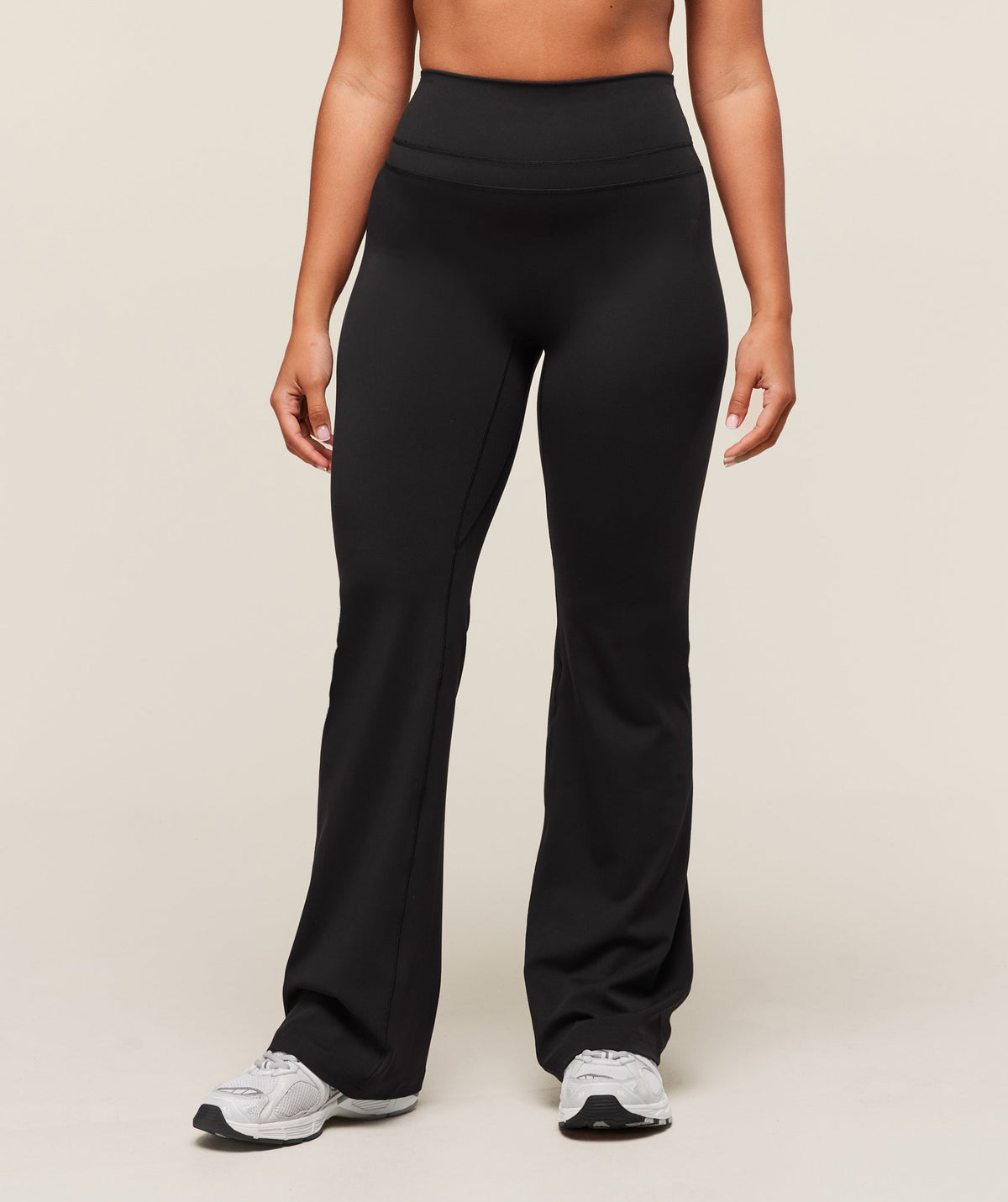 Whitney Short Flared Legging - Black
