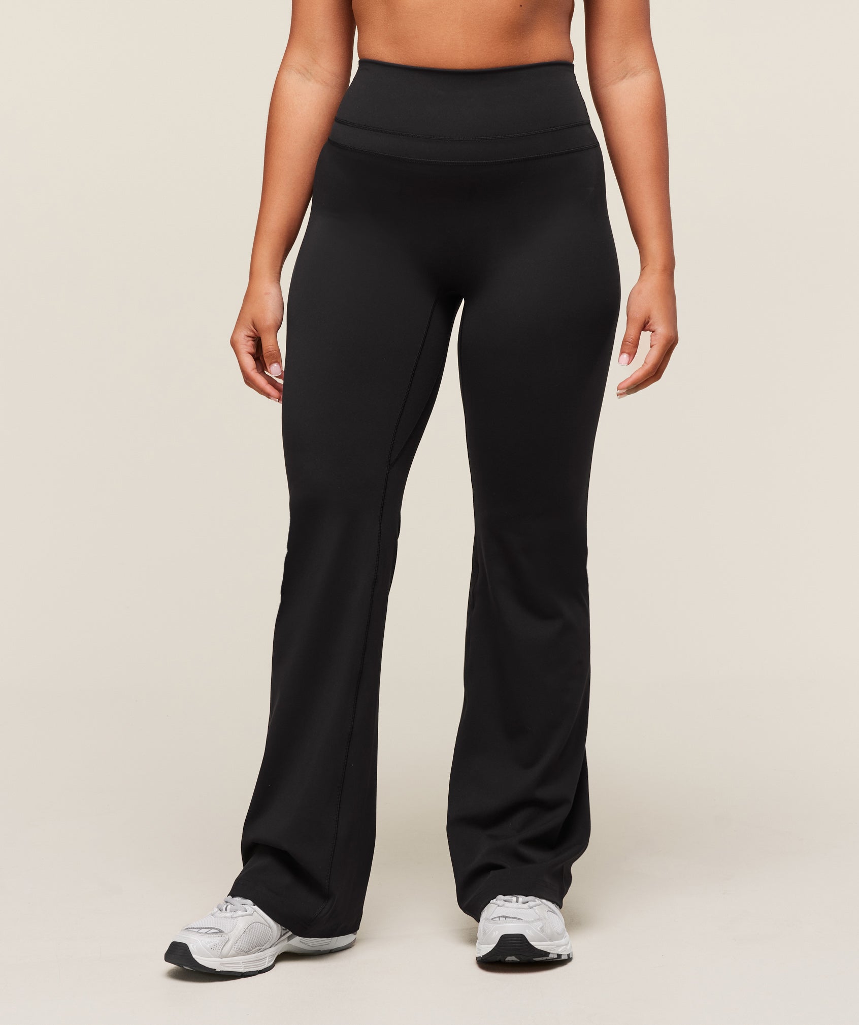 Whitney Short Flared Legging - Black ;)