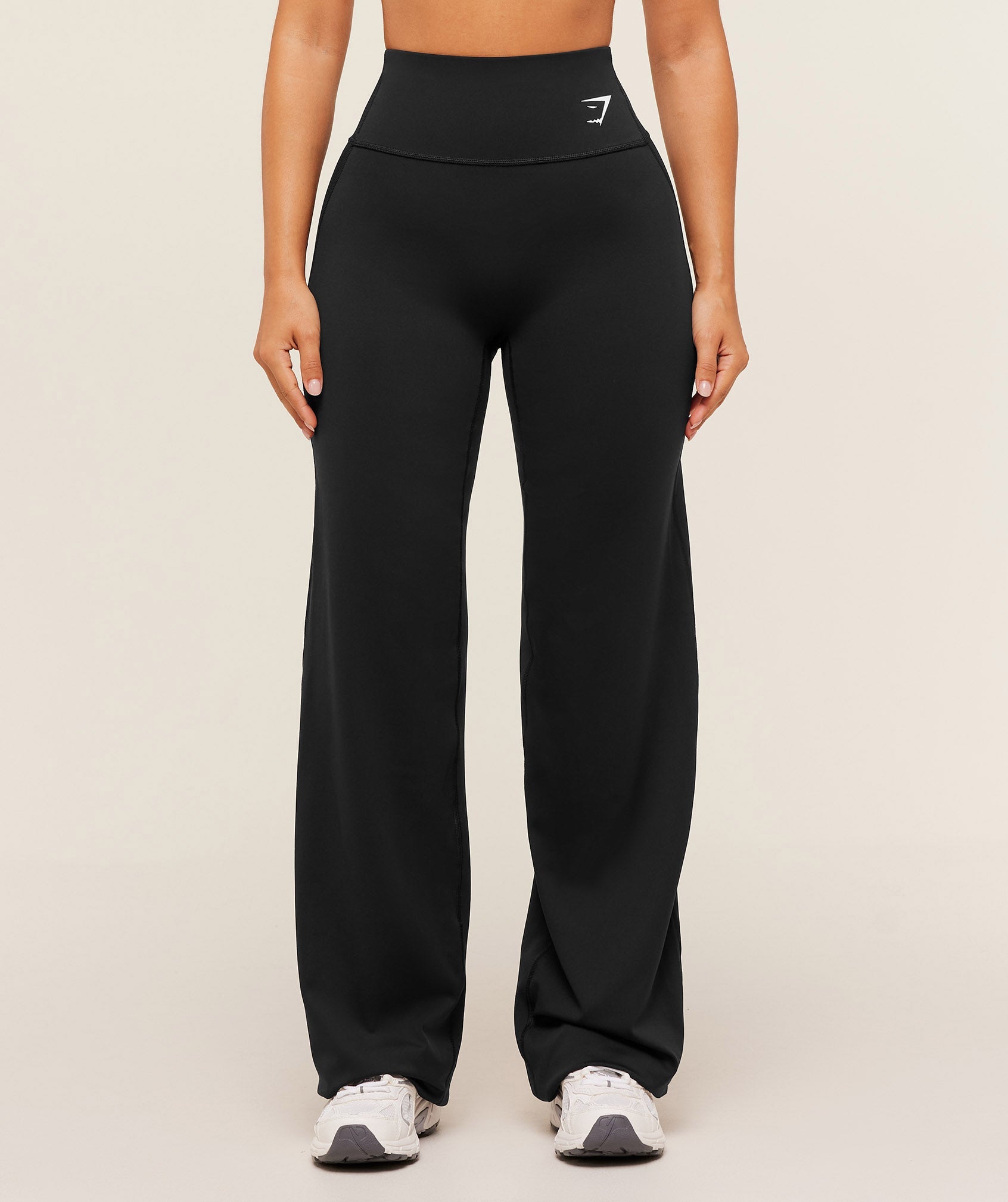 Training Straight Leg Short Leggings - GS Black